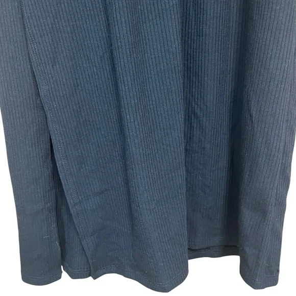 Aqua Ribbed V-Neck Knit Dress Black - Picture 4 of 7